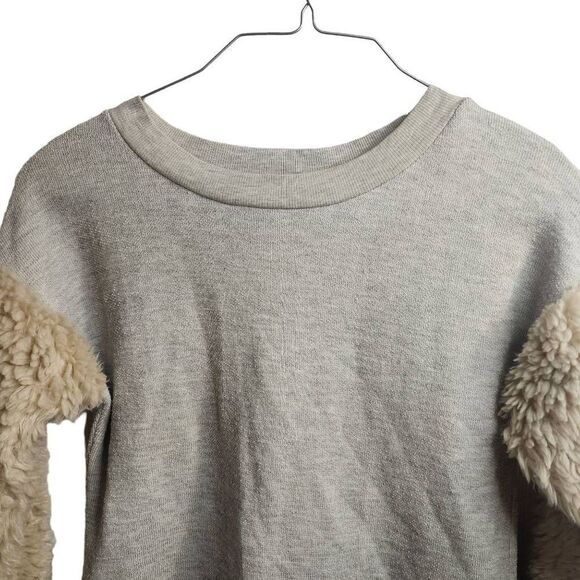 Anthropologie Amadi Shearling Sleeve Pullover Top Size Medium - Picture 3 of 14